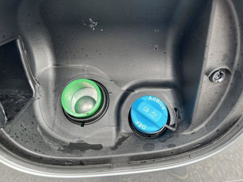 Used 2023 GMC Yukon Denali Ultimate AWD/4WD image 11