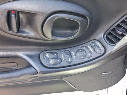 Used 2001 Chevrolet Corvette Coupe w/ Preferred Equipment Group2 RWD image 45