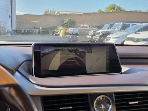 Used 2018 Lexus RX 350L w/ Premium Package image 14