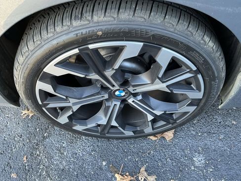 Used 2025 BMW 330i Sedan w/ Convenience Package image 9