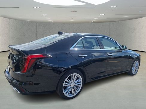 Used 2025 Cadillac CT4 Premium Luxury RWD image 5