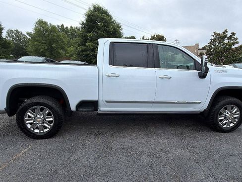 New 2026 Chevrolet Silverado 2500 High Country w/ High Country Premium Package AWD/4WD image 8