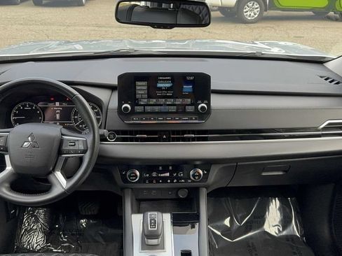 Used 2022 Mitsubishi Outlander SEL AWD/4WD image 38