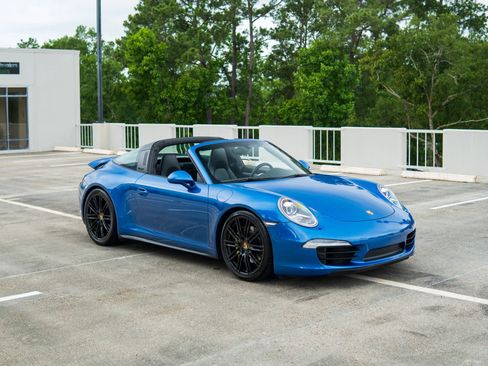 Used 2015 Porsche 911 Targa 4S w/ Sport Chrono Package AWD/4WD image 25