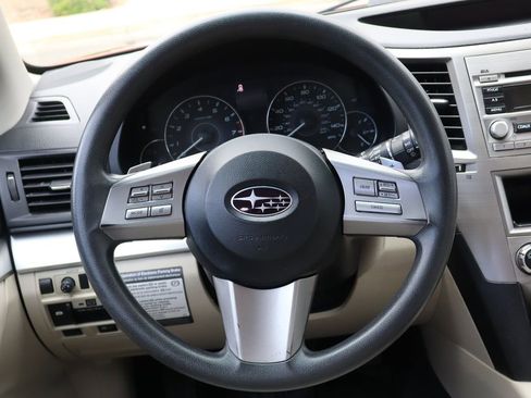 Used 2011 Subaru Outback 2.5i AWD/4WD image 27