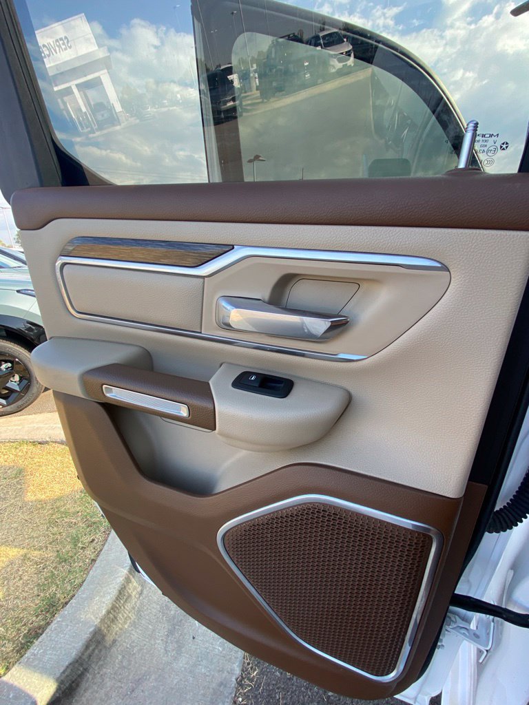 Used 2020 RAM 1500 Laramie RWD image 31