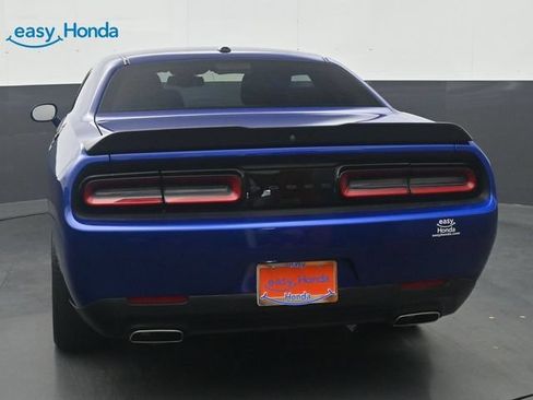 Used 2021 Dodge Challenger SXT w/ Driver Convenience Group RWD image 6