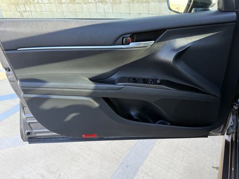 Used 2024 Toyota Camry SE image 16