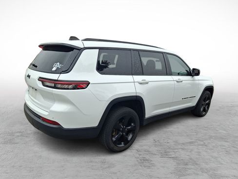 Used 2023 Jeep Grand Cherokee L Laredo AWD/4WD image 5