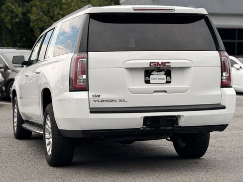Used 2017 GMC Yukon XL SLT AWD/4WD image 3