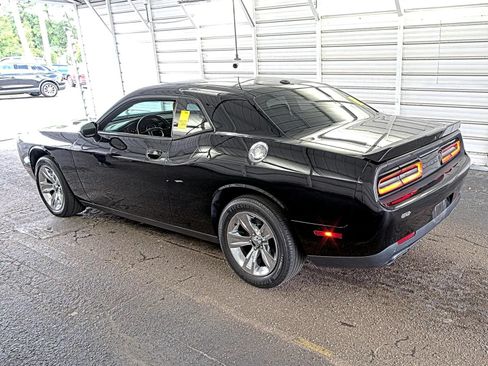 Used 2018 Dodge Challenger SXT RWD image 2