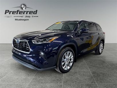 Used 2023 Toyota Highlander Limited