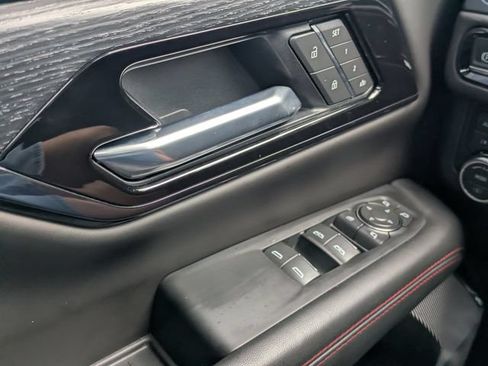 Used 2025 GMC Yukon XL AT4 Ultimate AWD/4WD image 27