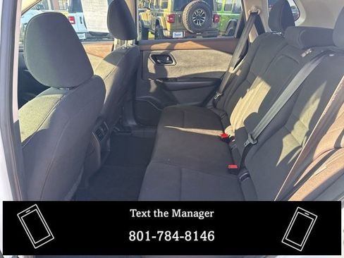 Used 2023 Nissan Rogue S image 11