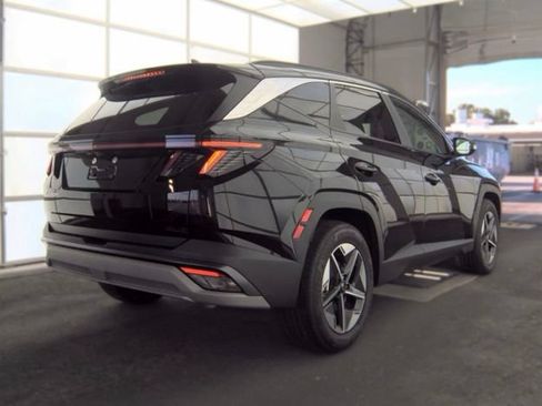 Used 2025 Hyundai Tucson SEL FWD image 3