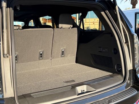 New 2025 Chevrolet Suburban High Country image 9
