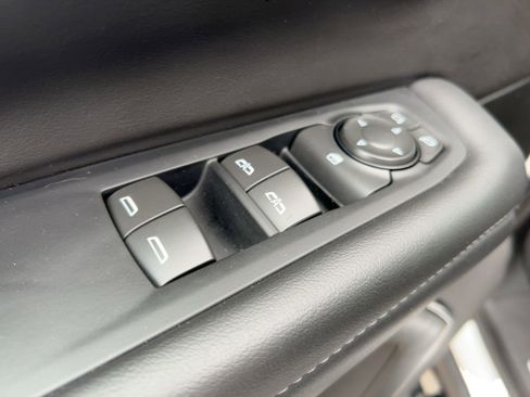 Certified 2025 Chevrolet Suburban Z71 image 19