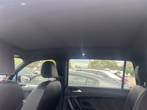 Certified 2024 Volkswagen Tiguan SE R-Line image 9