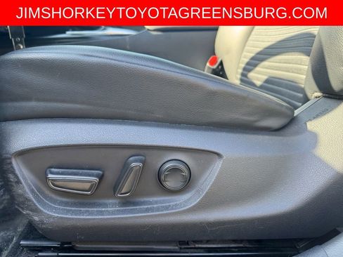 Used 2020 Toyota Camry SE w/ Cold Weather Package AWD/4WD image 11