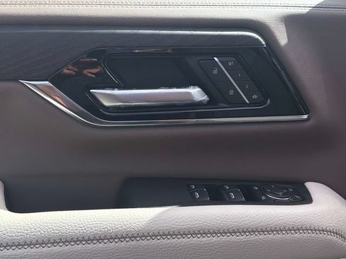New 2026 GMC Yukon XL Denali w/ Sun & Power Step Package AWD/4WD image 15