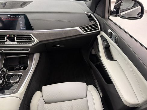 Used 2023 BMW X5 xDrive40i w/ Premium Package AWD/4WD image 31