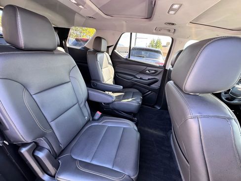 Used 2021 Chevrolet Traverse Premier image 32