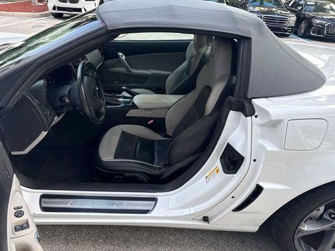 Used 2012 Chevrolet Corvette Grand Sport w/ 2LT Preferred Equipment Group RWD image 2