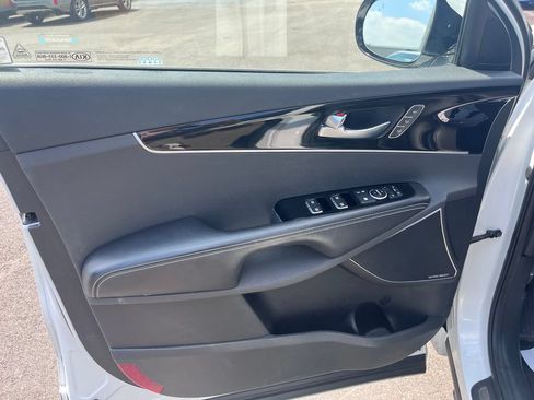 Used 2019 Kia Sorento SX AWD/4WD image 9
