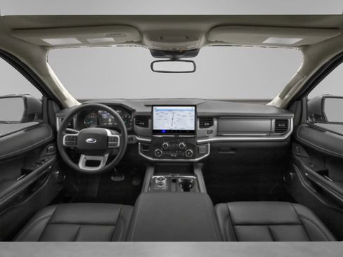 Used 2024 Ford Expedition XLT image 5