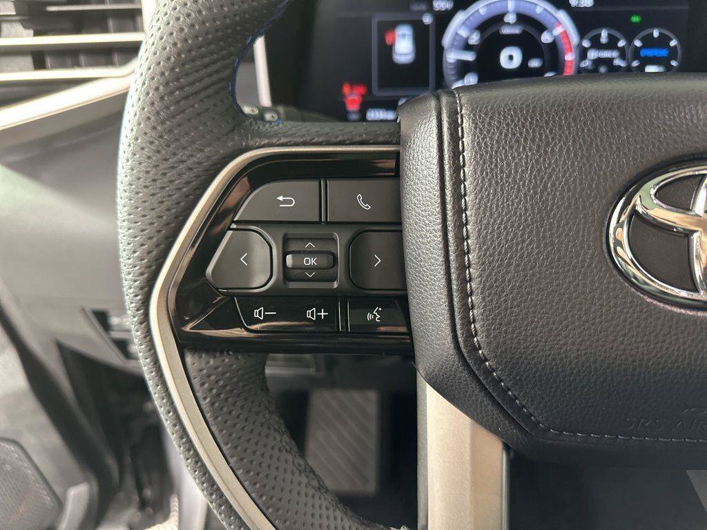 Used 2026 Toyota Sequoia Platinum AWD/4WD image 26