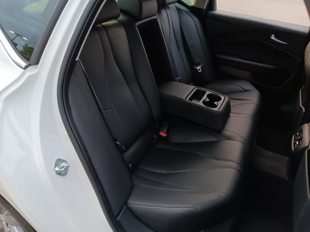 Used 2023 Acura TLX FWD image 16