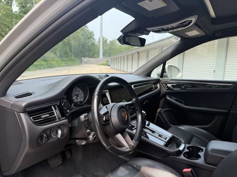 Used 2023 Porsche Macan S AWD/4WD image 10