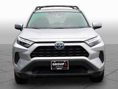 Used 2024 Toyota RAV4 XLE w/ Convenience Package image 4