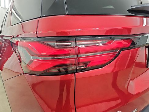 Certified 2023 Chevrolet Traverse LT w/ LPO, Floor Liner Package image 43