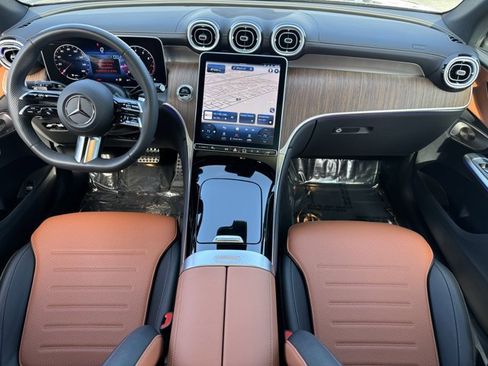 Used 2023 Mercedes-Benz GLC 300 4MATIC image 10