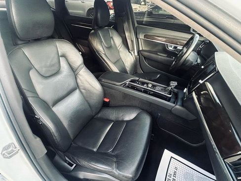 Used 2019 Volvo S90 T5 Momentum FWD image 17