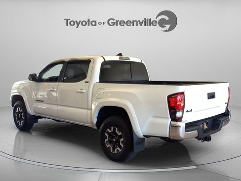 Used 2019 Toyota Tacoma SR5 AWD/4WD image 4