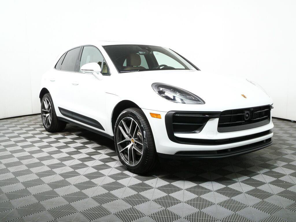 Certified 2026 Porsche Macan AWD/4WD image 25