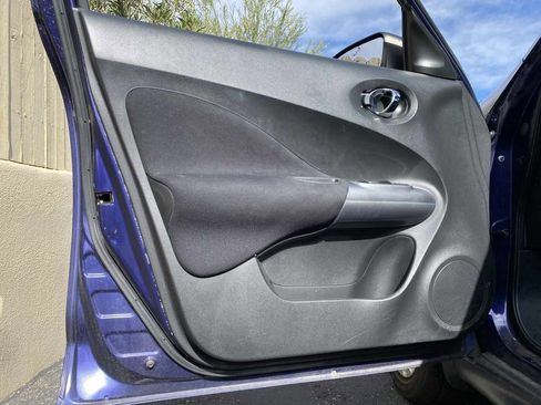 Used 2015 Nissan Juke S FWD image 30