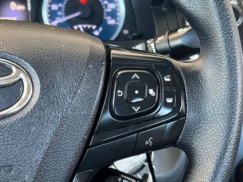 Used 2016 Toyota Camry LE FWD image 24