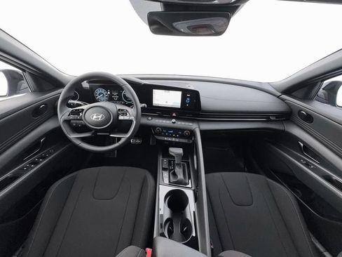 New 2026 Hyundai Elantra SEL FWD image 13