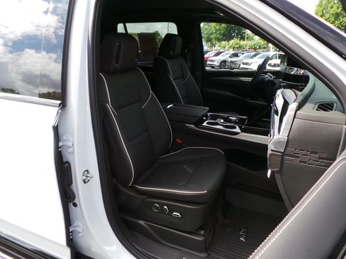 Used 2026 Cadillac Escalade Sport w/ LPO, ONYX Package AWD/4WD image 20