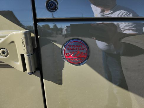 New 2025 Jeep Gladiator Rubicon image 24