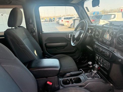 Used 2019 Jeep Wrangler Sport image 7