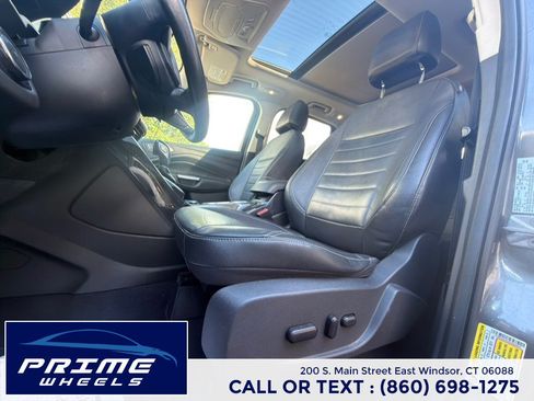 Used 2014 Ford Escape Titanium w/ Equipment Group 401A AWD/4WD image 10