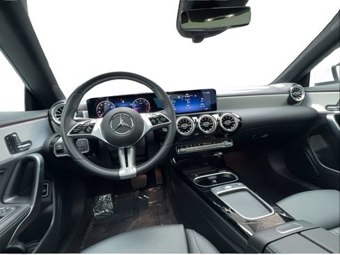 Used 2025 Mercedes-Benz CLA 250 4MATIC image 33