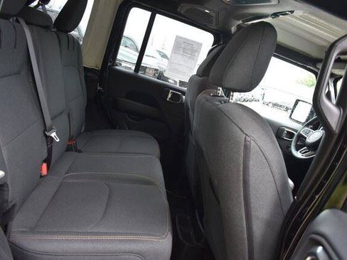 Used 2025 Jeep Wrangler Sahara 4xe AWD/4WD image 19