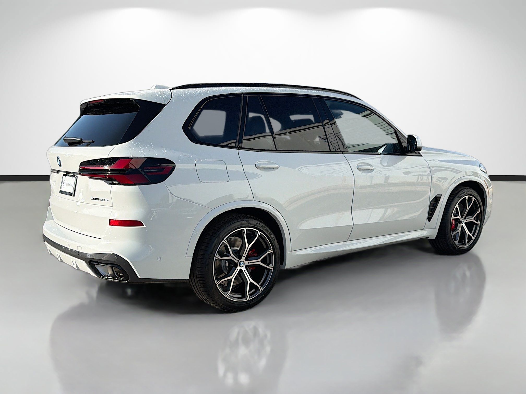 New 2026 BMW X5 xDrive50e w/ M Sport Package AWD/4WD image 3