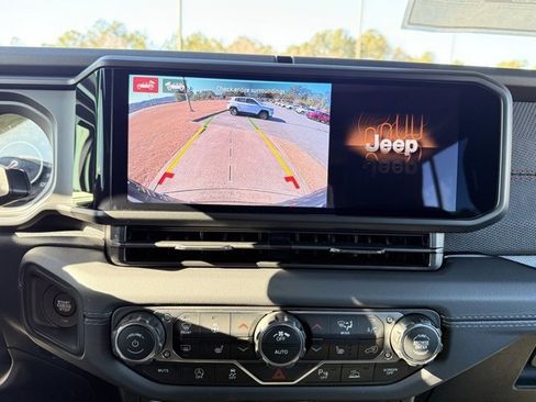 New 2026 Jeep Wrangler Unlimited Rubicon image 18