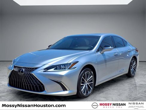 Used 2022 Lexus ES 350 w/ Premium Package FWD image 4